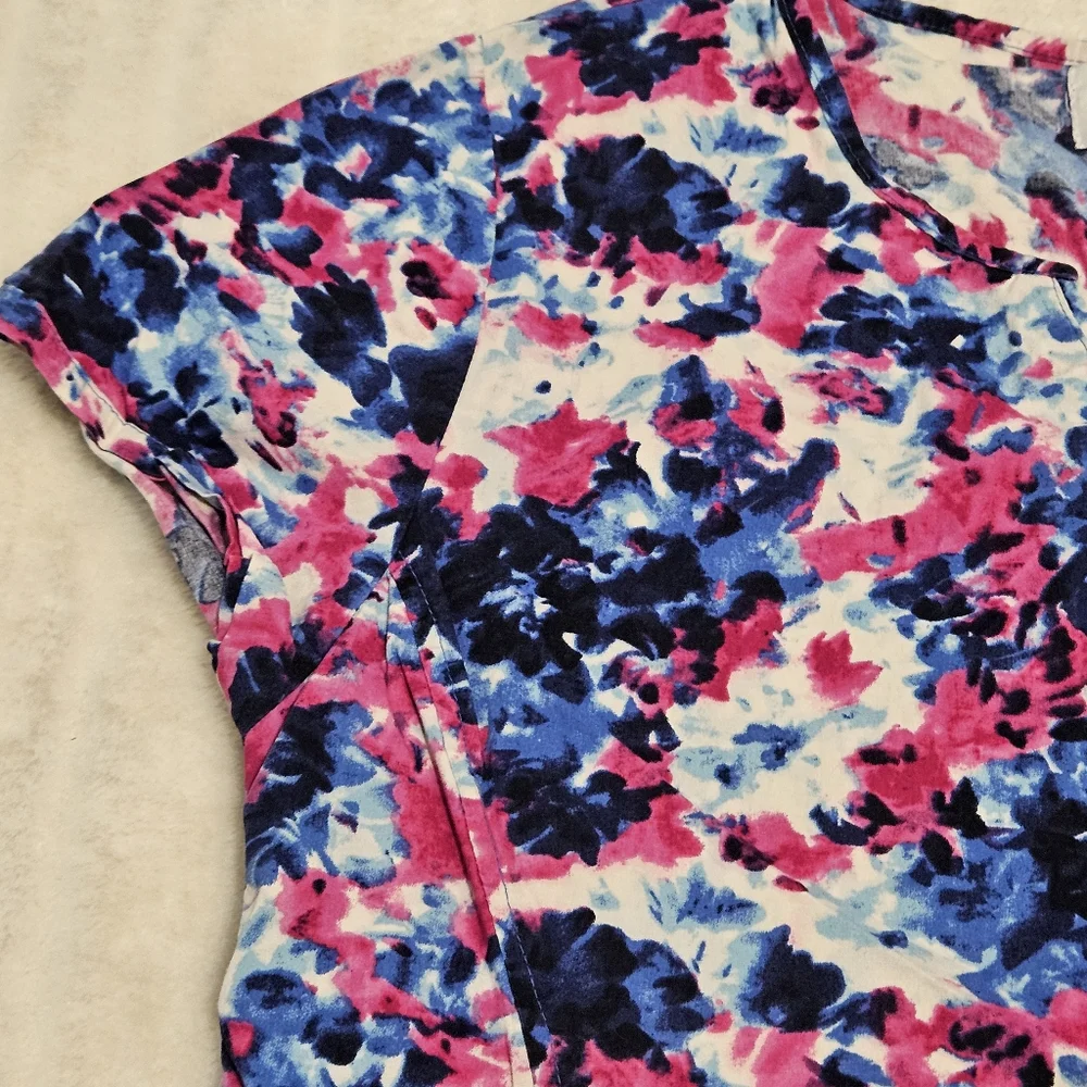 Nicole Miller Scrub Top - Picture 4 of 16